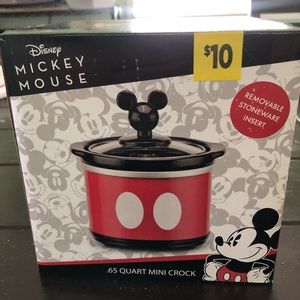 Brand New Disney Mickey Mouse .65 quart mini crock